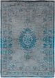 Jacquard platgeweven vloerkleed Fading World Medallion Grey Turquoise van Louis de Poortere in oosterse woonstijl met vintage Perzisch dessin, sfeerfoto